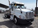 Used 2018 Freightliner Cascadia Day Cab 6x4, Semi Truck for sale #777227 - photo 1