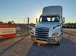 Used 2019 Freightliner Cascadia Day Cab 4x2, Semi Truck for sale #803299 - photo 3