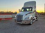 Used 2019 Freightliner Cascadia Day Cab 4x2, Semi Truck for sale #803305 - photo 1