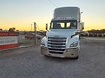 Used 2019 Freightliner Cascadia Day Cab 4x2, Semi Truck for sale #803305 - photo 3