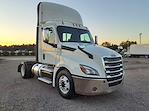 Used 2019 Freightliner Cascadia Day Cab 4x2, Semi Truck for sale #803305 - photo 4