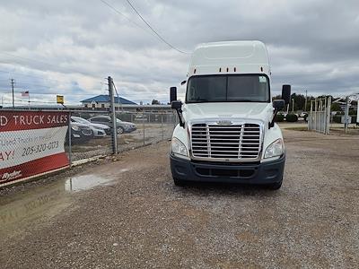 Used 2019 Freightliner Cascadia Sleeper Cab 6x4, Semi Truck for sale #809356 - photo 2