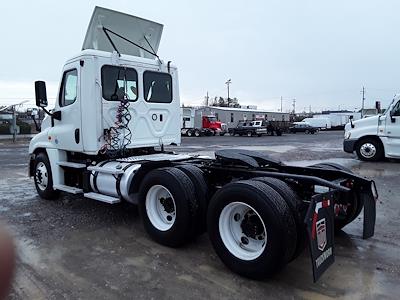 Used 2019 Freightliner Cascadia Day Cab 6x4, Semi Truck for sale #813725 - photo 2