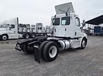 Used 2019 Freightliner Cascadia Day Cab 4x2, Semi Truck for sale #873504 - photo 2