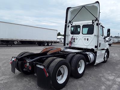 Used 2020 Freightliner Cascadia Day Cab 6x4, Semi Truck for sale #896519 - photo 2