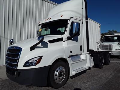 Used 2020 Freightliner Cascadia Day Cab 6x4, Semi Truck for sale #266979 - photo 1