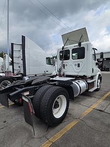 Used 2015 Freightliner Cascadia Day Cab 4x2, Semi Truck for sale #640724 - photo 2