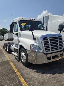 Used 2016 Freightliner Cascadia Day Cab 6x4, Semi Truck for sale #654959 - photo 1