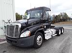 Used 2017 Freightliner Cascadia Day Cab 6x4, Semi Truck for sale #662283 - photo 1