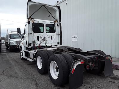 Used 2017 Freightliner Cascadia Day Cab 6x4, Semi Truck for sale #673117 - photo 2