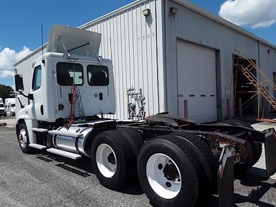 Used 2017 Freightliner Cascadia Day Cab 6x4, Semi Truck for sale #673442 - photo 2