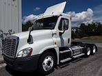 Used 2017 Freightliner Cascadia Day Cab 6x4, Semi Truck for sale #673442 - photo 1