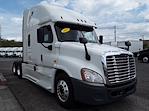 Used 2017 Freightliner Cascadia Sleeper Cab 6x4, Semi Truck for sale #679370 - photo 4