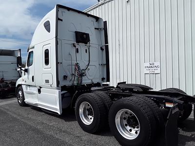 Used 2018 Freightliner Cascadia Sleeper Cab 6x4, Semi Truck for sale #688894 - photo 2