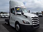 Used 2018 Freightliner Cascadia Day Cab 6x4, Semi Truck for sale #750187 - photo 4