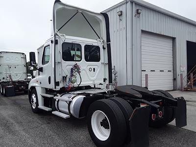 Used 2019 Freightliner Cascadia Day Cab 4x2, Semi Truck for sale #809595 - photo 2