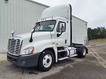 Used 2019 Freightliner Cascadia Day Cab 4x2, Semi Truck for sale #809597 - photo 1