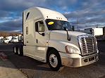 Used 2019 Freightliner Cascadia Sleeper Cab 6x4, Semi Truck for sale #813200 - photo 4