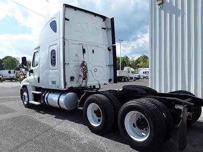 Used 2019 Freightliner Cascadia Sleeper Cab 6x4, Semi Truck for sale #861392 - photo 2