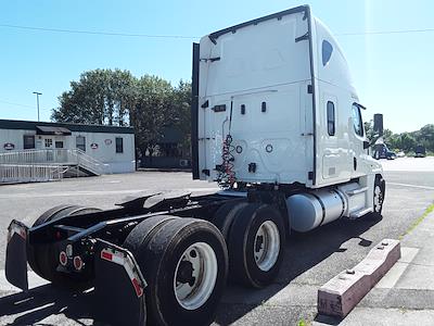 Used 2019 Freightliner Cascadia Sleeper Cab 6x4, Semi Truck for sale #861396 - photo 2