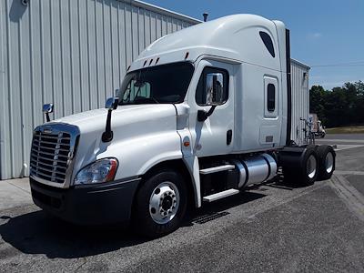 Used 2019 Freightliner Cascadia Sleeper Cab 6x4, Semi Truck for sale #861406 - photo 1