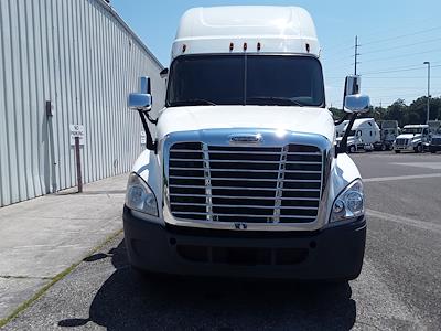 Used 2019 Freightliner Cascadia Sleeper Cab 6x4, Semi Truck for sale #861406 - photo 2