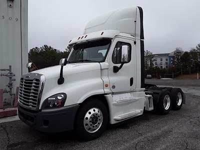 Used 2020 Freightliner Cascadia Day Cab 6x4, Semi Truck for sale #899536 - photo 1