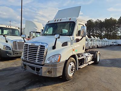 Used 2018 Freightliner Cascadia Day Cab 4x2, Semi Truck for sale #221801 - photo 1