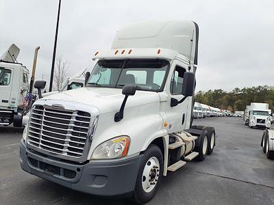 Used 2016 Freightliner Cascadia Day Cab 6x4, Semi Truck for sale #372108 - photo 1