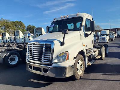 Used 2015 Freightliner Cascadia Day Cab 6x4, Semi Truck for sale #640690 - photo 1