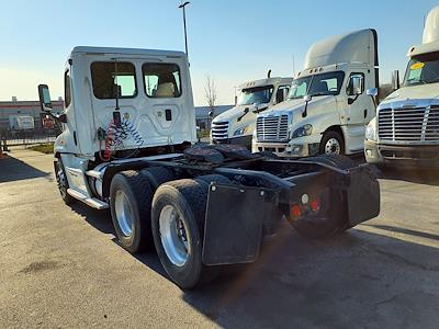 Used 2016 Freightliner Cascadia Day Cab 6x4, Semi Truck for sale #651438 - photo 2