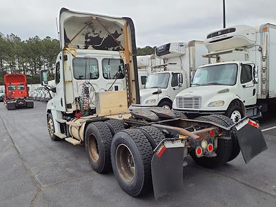 Used 2016 Freightliner Cascadia Day Cab 6x4, Semi Truck for sale #657310 - photo 2