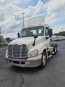 Used 2016 Freightliner Cascadia Day Cab 6x4, Semi Truck for sale #660275 - photo 1