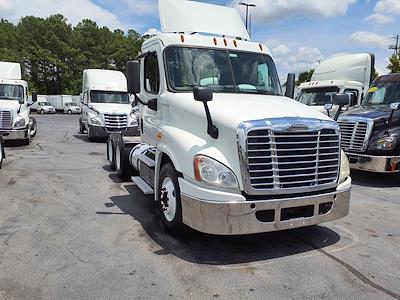 Used 2016 Freightliner Cascadia Day Cab 6x4, Semi Truck for sale #669798 - photo 1