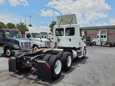 Used 2016 Freightliner Cascadia Day Cab 6x4, Semi Truck for sale #669798 - photo 2