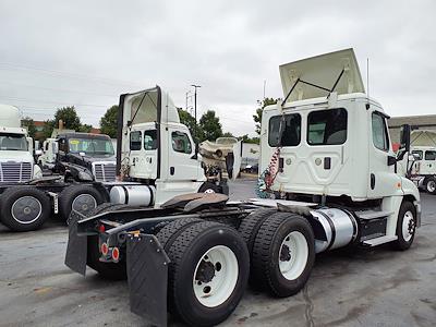 Used 2016 Freightliner Cascadia Day Cab 6x4, Semi Truck for sale #669834 - photo 2