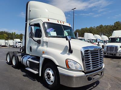 Used 2017 Freightliner Cascadia Day Cab 6x4, Semi Truck for sale #671770 - photo 1