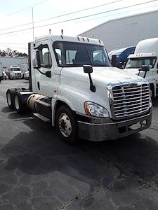 Used 2017 Freightliner Cascadia Day Cab 6x4, Semi Truck for sale #672031 - photo 2