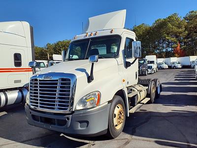 Used 2017 Freightliner Cascadia Day Cab 6x4, Semi Truck for sale #678631 - photo 1