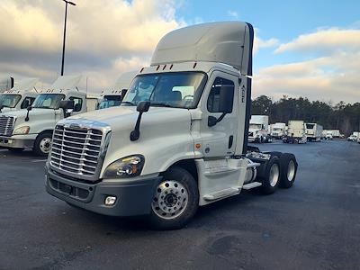 Used 2018 Freightliner Cascadia Day Cab 6x4, Semi Truck for sale #749071 - photo 1