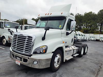 Used 2018 Freightliner Cascadia Day Cab 6x4, Semi Truck for sale #754698 - photo 1