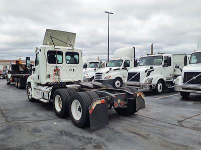 Used 2018 Freightliner Cascadia Day Cab 6x4, Semi Truck for sale #754698 - photo 2