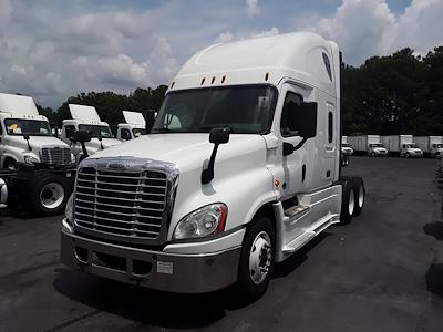 Used 2018 Freightliner Cascadia Sleeper Cab 6x4, Semi Truck for sale #760443 - photo 1