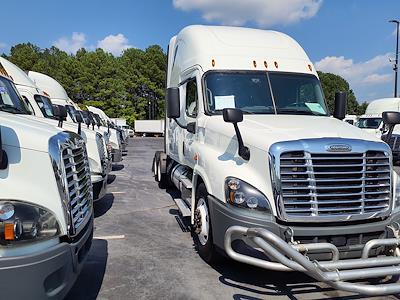 Used 2018 Freightliner Cascadia Sleeper Cab 6x4, Semi Truck for sale #770647 - photo 1