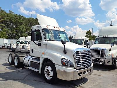 Used 2019 Freightliner Cascadia Day Cab 6x4, Semi Truck for sale #795277 - photo 1