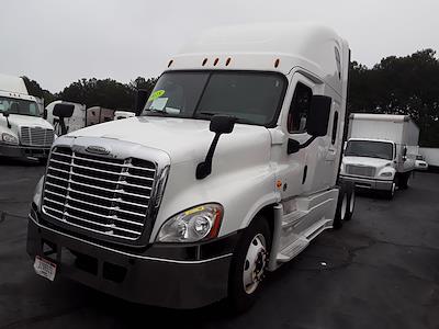 Used 2018 Freightliner Cascadia Sleeper Cab 6x4, Semi Truck for sale #800147 - photo 1