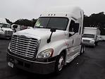 Used 2018 Freightliner Cascadia Sleeper Cab 6x4, Semi Truck for sale #800147 - photo 1