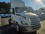 Used 2019 Freightliner Cascadia Day Cab 4x2, Semi Truck for sale #803313 - photo 1