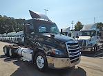 Used 2019 Freightliner Cascadia Day Cab 6x4, Semi Truck for sale #812967 - photo 1