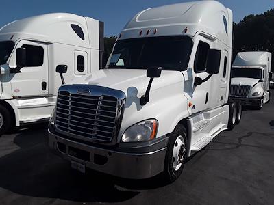 Used 2019 Freightliner Cascadia Sleeper Cab 6x4, Semi Truck for sale #813186 - photo 1
